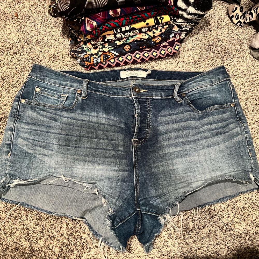 Torrid hidden button fly cut off shorts